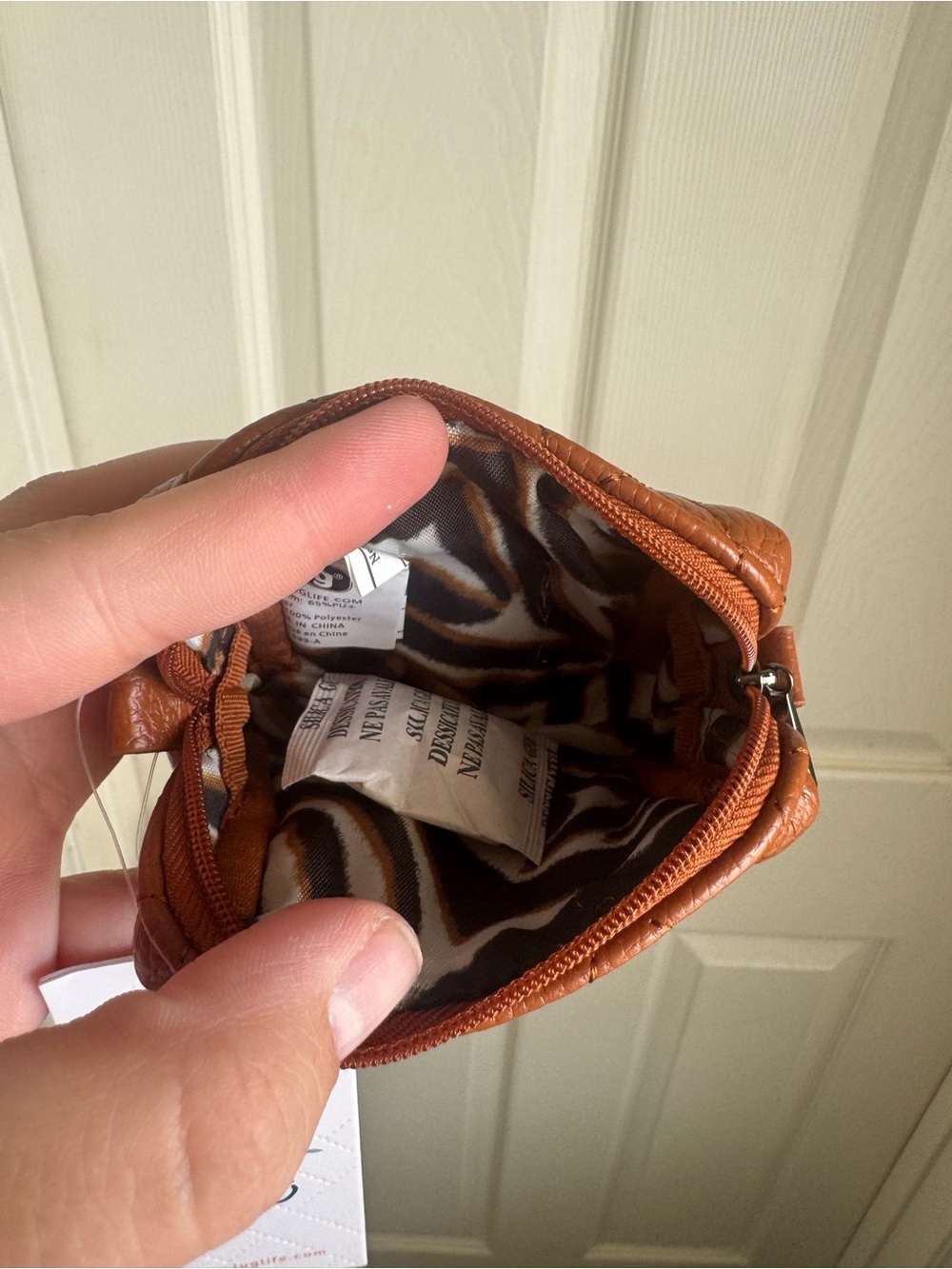 Lug Mini Pouch - Picture 3 of 4